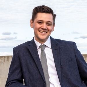 Meet your Posher, Casey